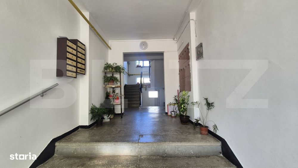 Apartament cu 4 camere de vanzare, 69.51 mp,  Micro 17