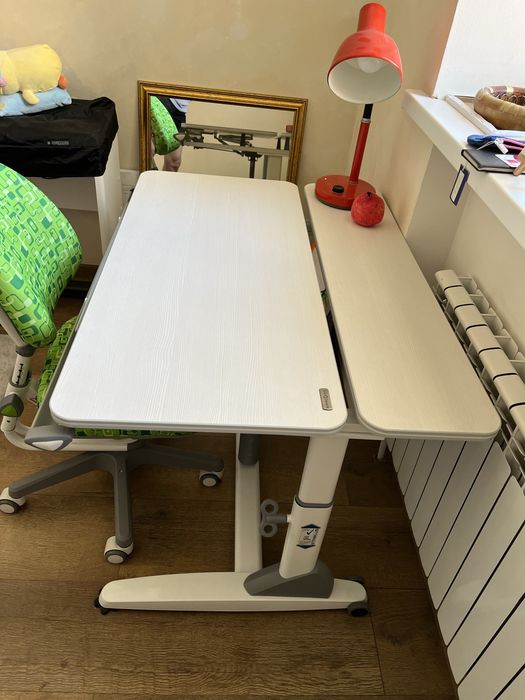 Продается парта со стулом