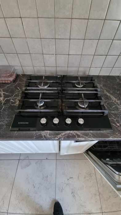 Продаётся кухонный гарнитур с полным комплектом