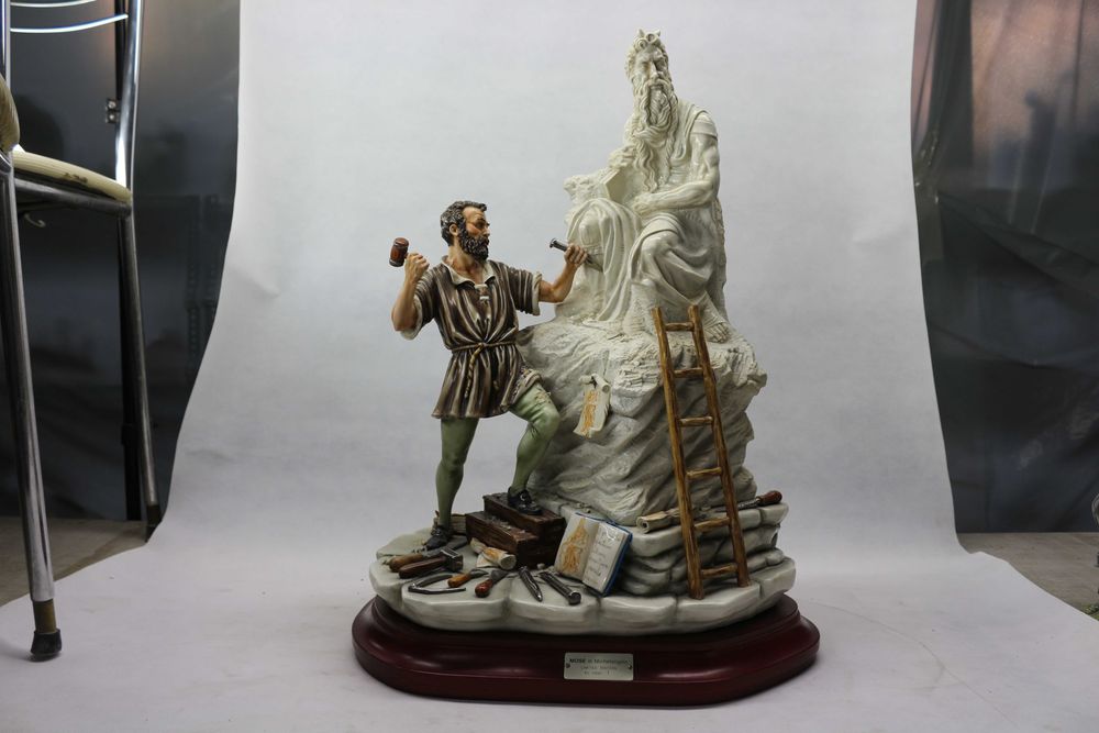 Статуэтка из фарфора Моисей Capodimonte Италия
