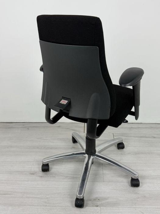 Офис стол BMA ергономик Модел Axia висока клас Черна тапицерия