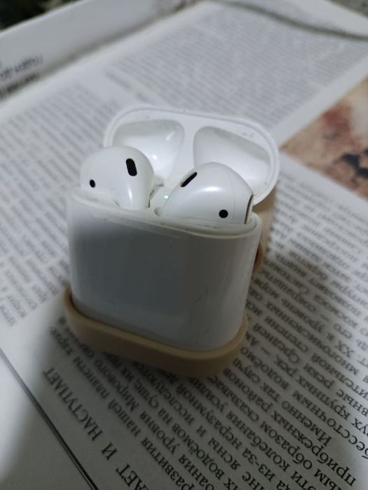 Продам airpods 2 оригинал