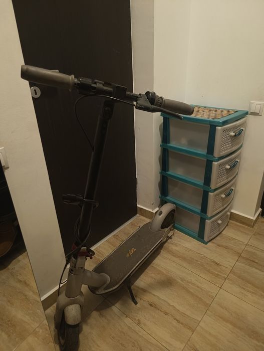 De vânzare trotineta electrica
