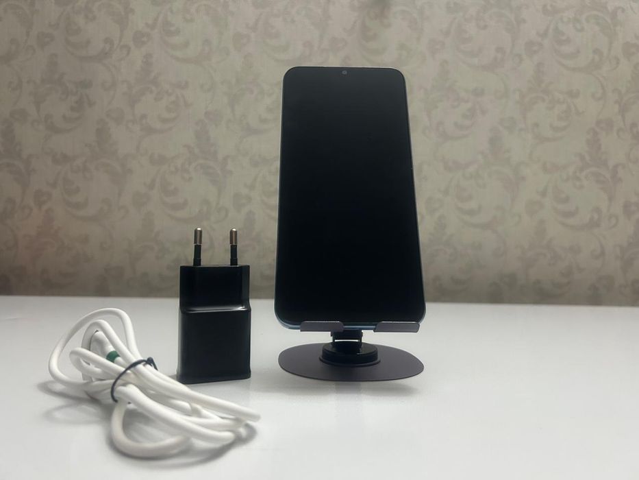 Телефон Xiaomi realmi c30