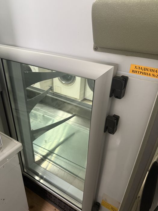 Сладкарска хладилна витрина 4 нива 2метра