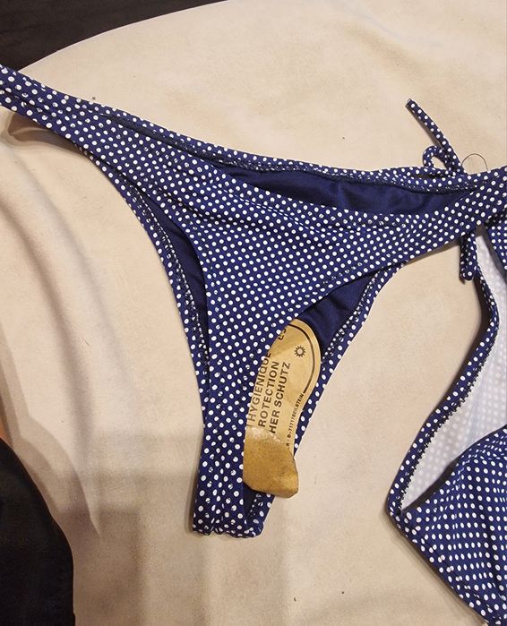 Нови. Долнища на бански 38,42 размери