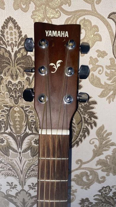 Акустическая гитара Yamaha
