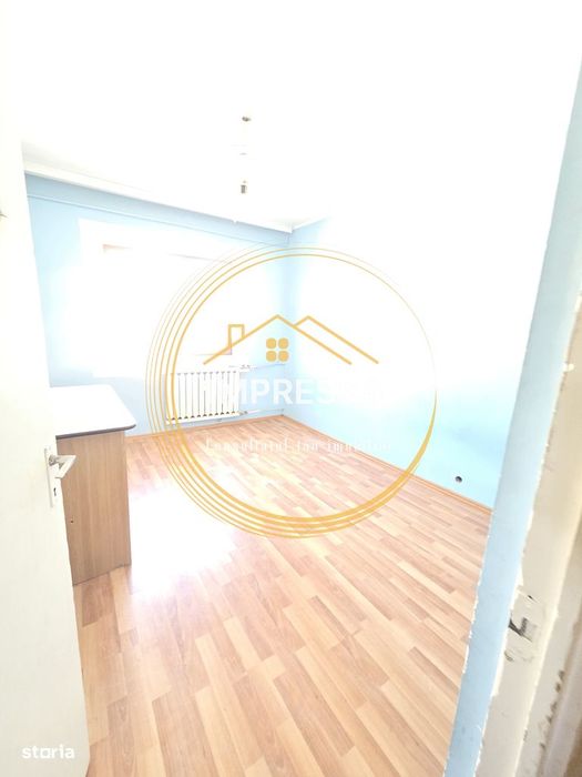 Se vinde apartament 3 camere 71mp decomandat 66000euro neg