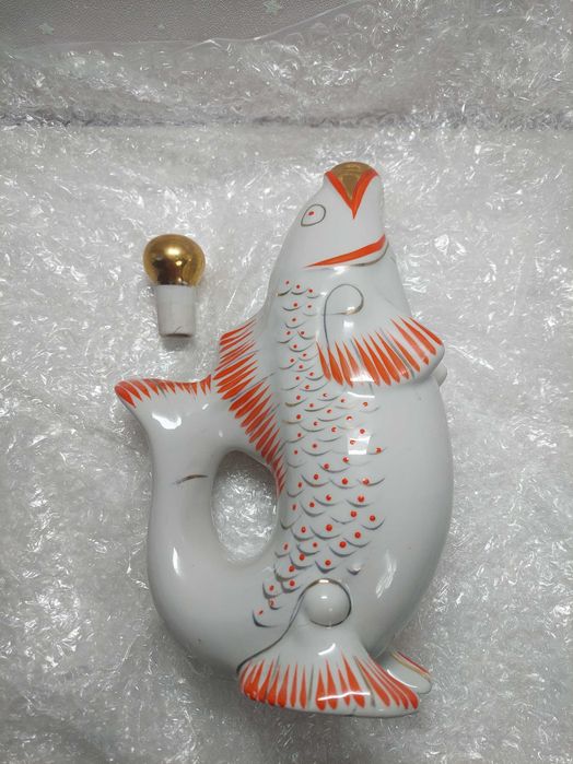 Фарфоровый советский штоф.