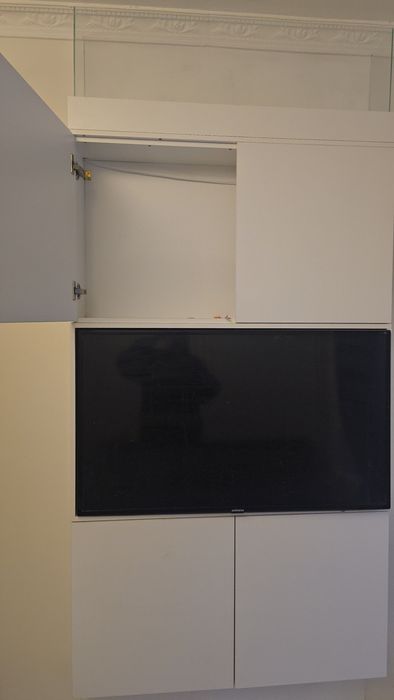 Шкаф настенный. Под тв