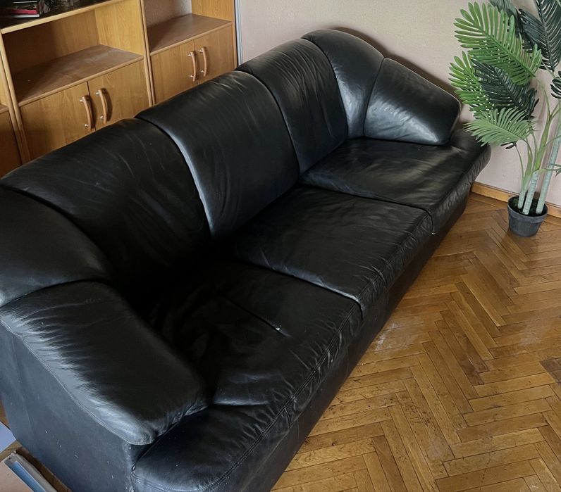 Vând canapea extensibilă din piele naturală