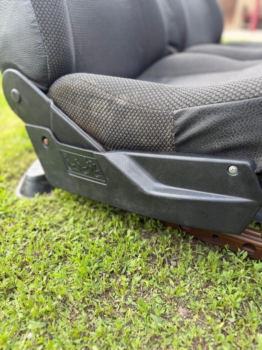 Сиденья на ниву.