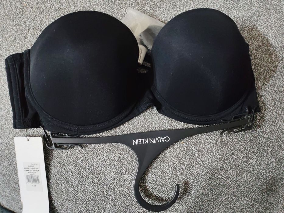 Нов сутиен Calvin Clein