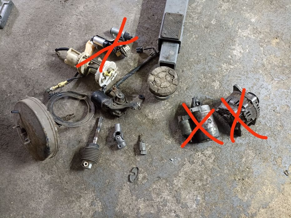 Продам запчасти на Мазду Кронос