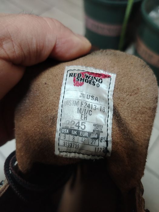 Продам ботинки Ред Вин