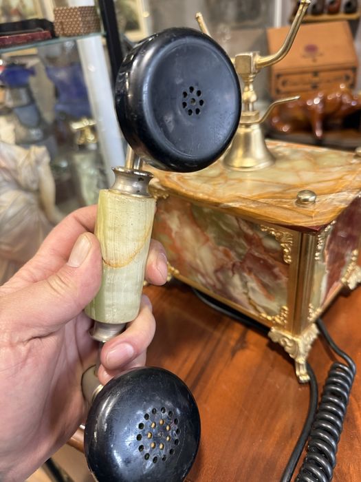 красив стар с оникс ретро телефон Italy