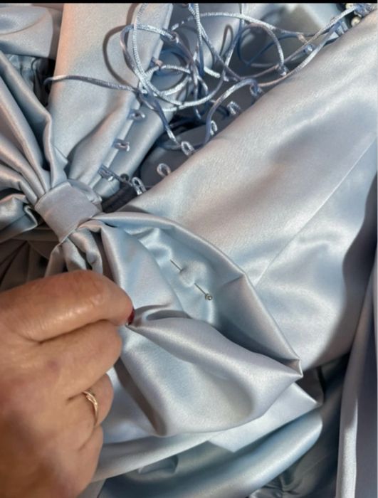 Vand rochie facuta la croitoreasa