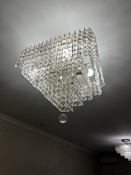 Продам люстру 10000тг 2шт