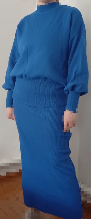 Trikotajniy kostyum sotiladi