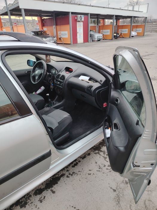 Vand Peugeot 206  sw
An de fabricatie 2004. Pret: 600sw0
Motor 1.4 ben