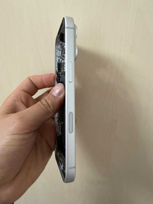 Carcasa iPhone 17 Pro Silver, originala, swap, impecabila