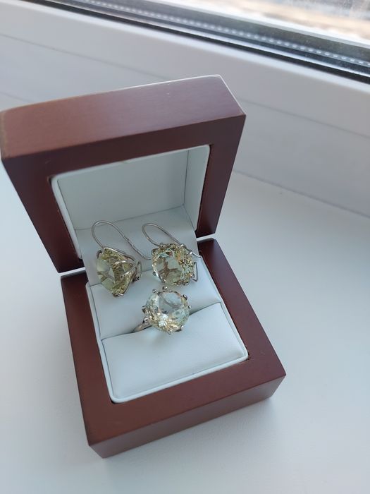 Серебряные серьги с кольцом, вставка цитрин