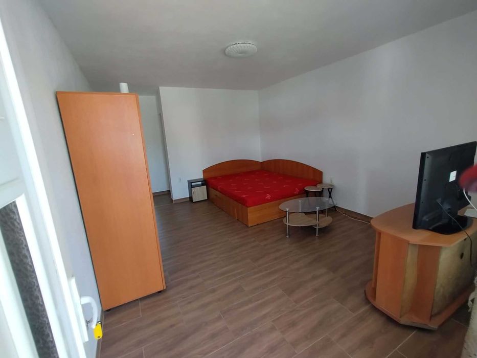 Închiriez garsoniera si apartamente