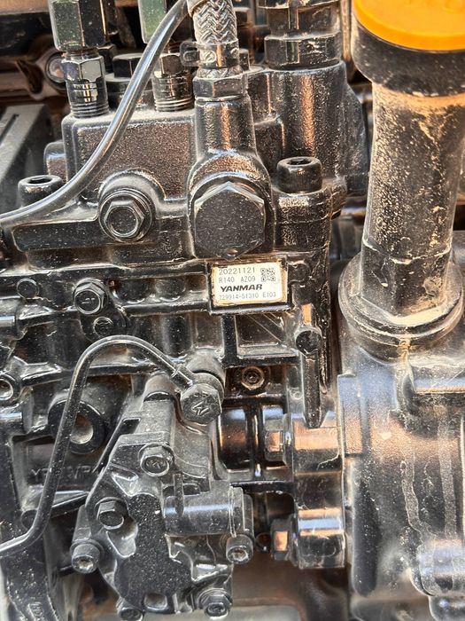 Ekskavator sotiladi XCMG 60 zanjirli