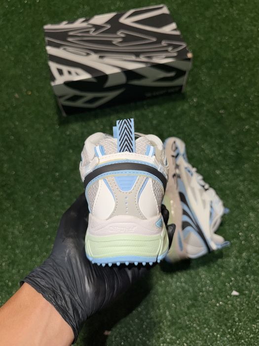 Off White Be Right Back