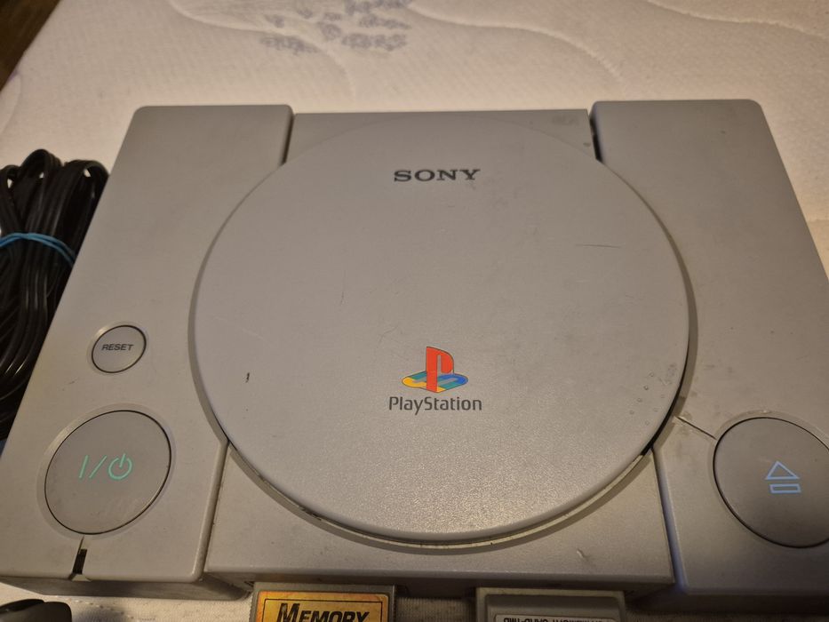 Playstation 1 ps1 ps one ps 1 complet cu 2 manete, 2 carduri 1 joc
