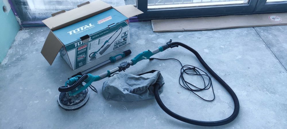 Шлифмашина для стен (жираф) TOTAL