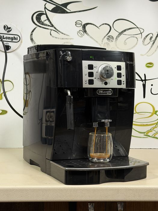Кафемашина кафе автомат delonghi magnifica S с гаранция