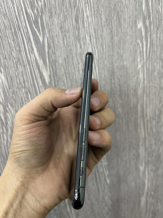 IPhone 11 Pro 64GB.       .