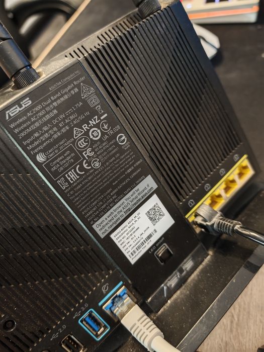 Router dual band asus RT-AC86U cu FTP