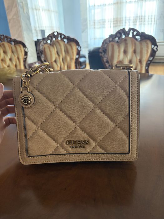 Дамска чанта Guess