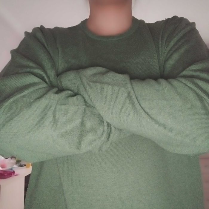 Зелёный свитер на весну