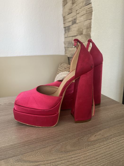 Обувки на висока платформа