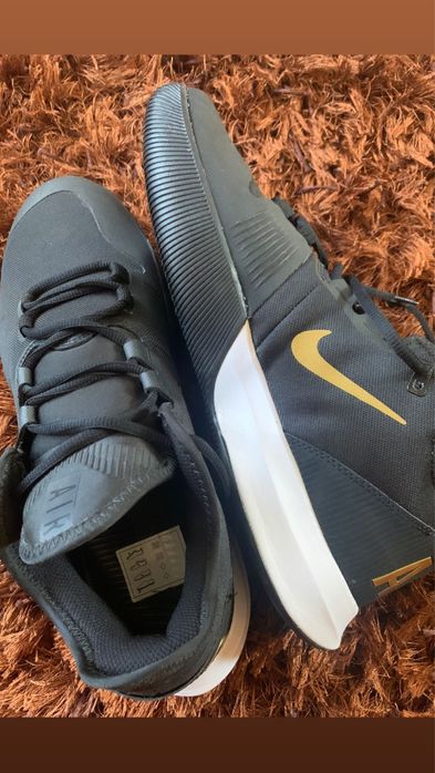 Nike маратонки