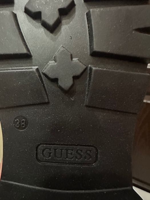 Женские сапоги GUESS