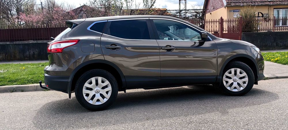 Nissan Qashqai AUTOMAT / Navi / Senzori / Lane assist / Camera