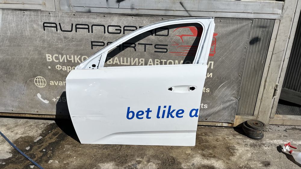 Предна лява врата Peugeot 308 3 2021-