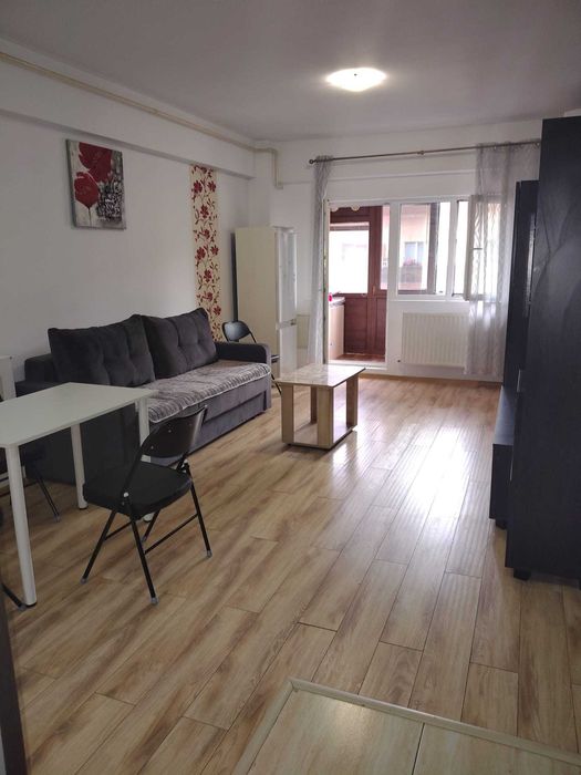 inchiriez apartament 44 mp