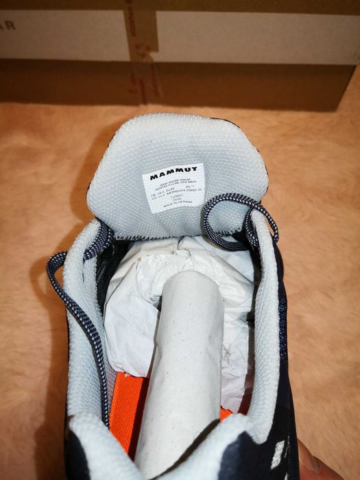 Incaltaminte de drumetie/munte sau de zi cu zi