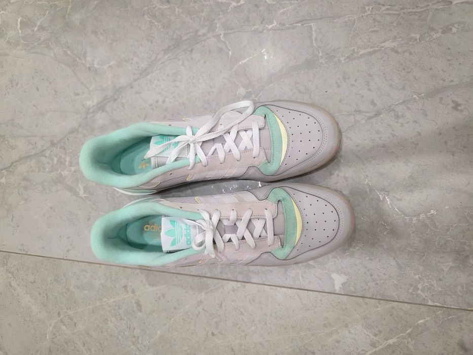 Кроссовки Adidas