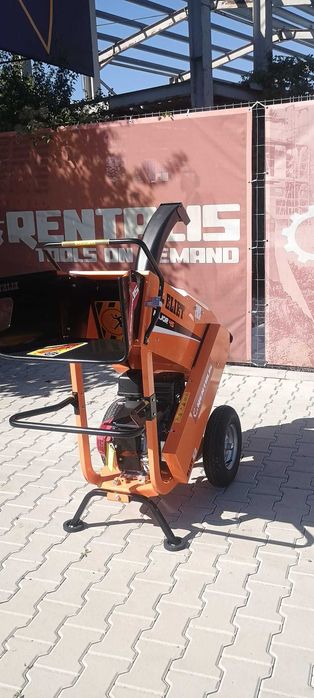 Închiriem tocător crengi Eliet Major 4S