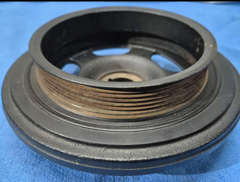 Демферна шайба колянов вал ,мерцедес с код на двигател 611