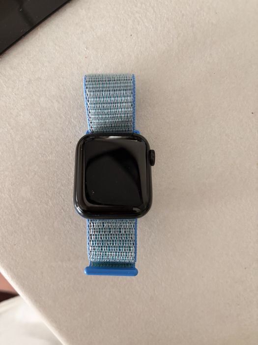 Часы Apple Watch SE