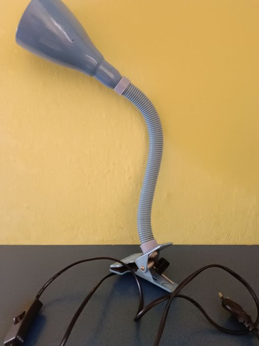 Настольная лампа