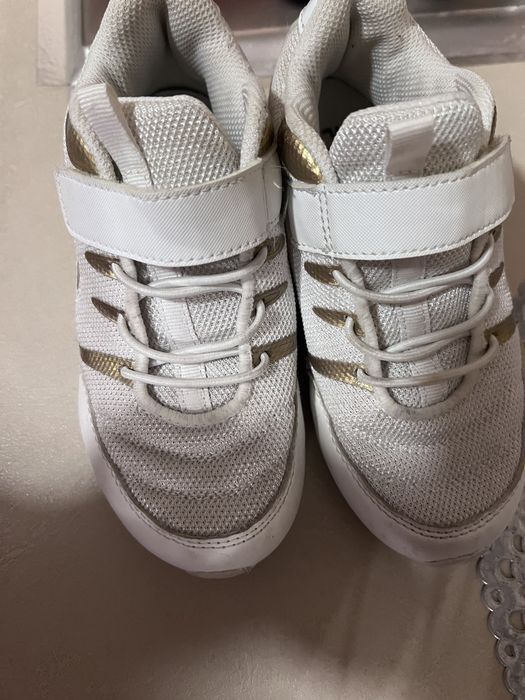 Adidasi unisex copii nr 30 in stare perfecta