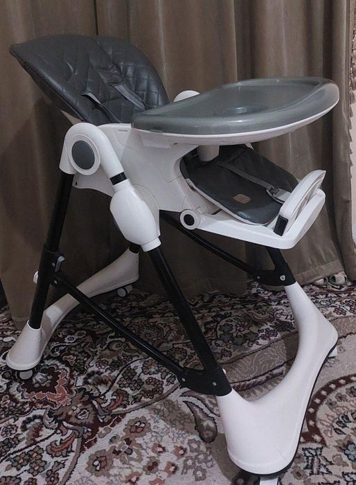 Стульчик для кормления Chico фирма